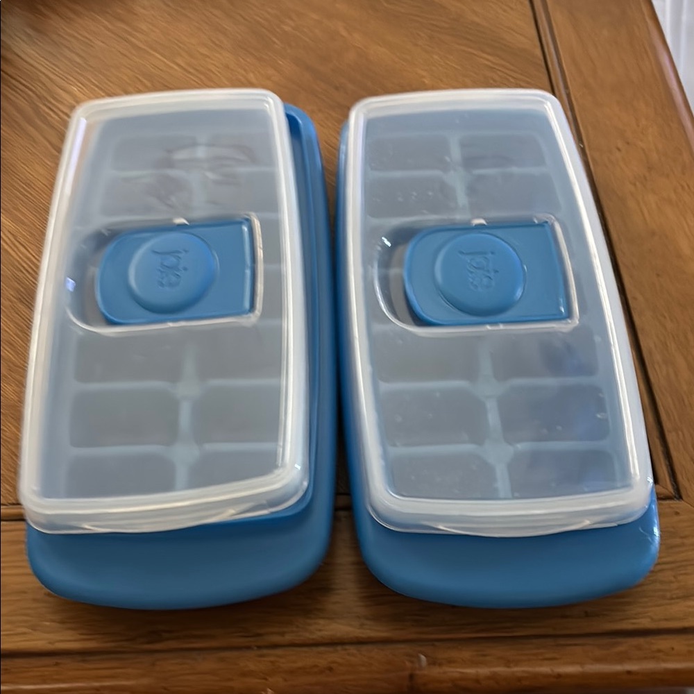 Blue Ice Cube Tray with Lid